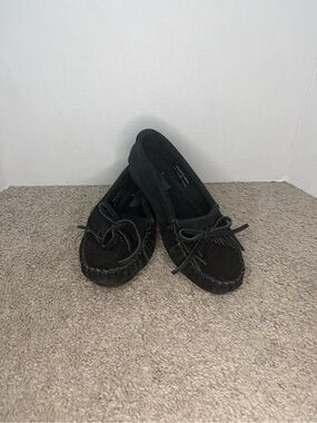 Minnetonka Black Suede Moccasin Flats